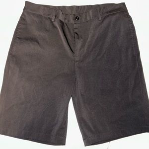 Perfect men’s gold shorts! Extremely comfortable 9” inseam 34” waist!